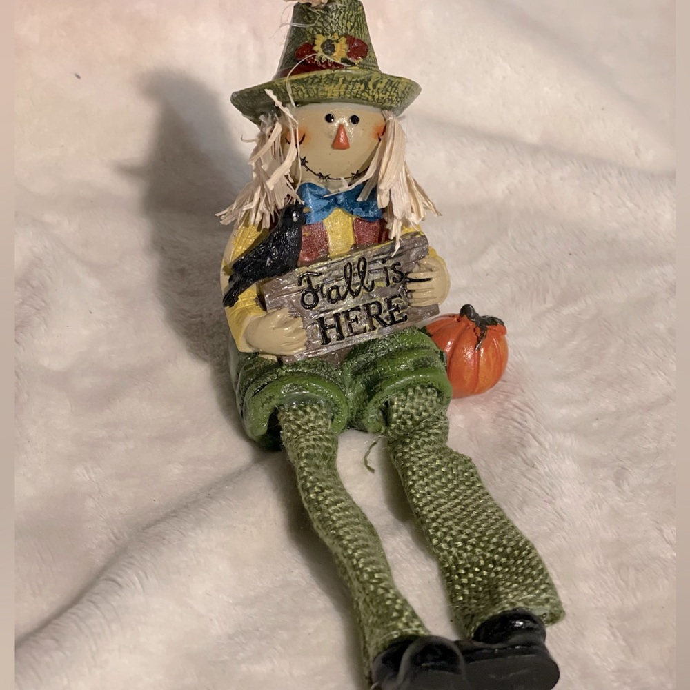 Scarecrow Shelf Sitter